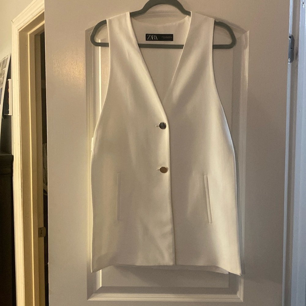 Zara vest open on the sides